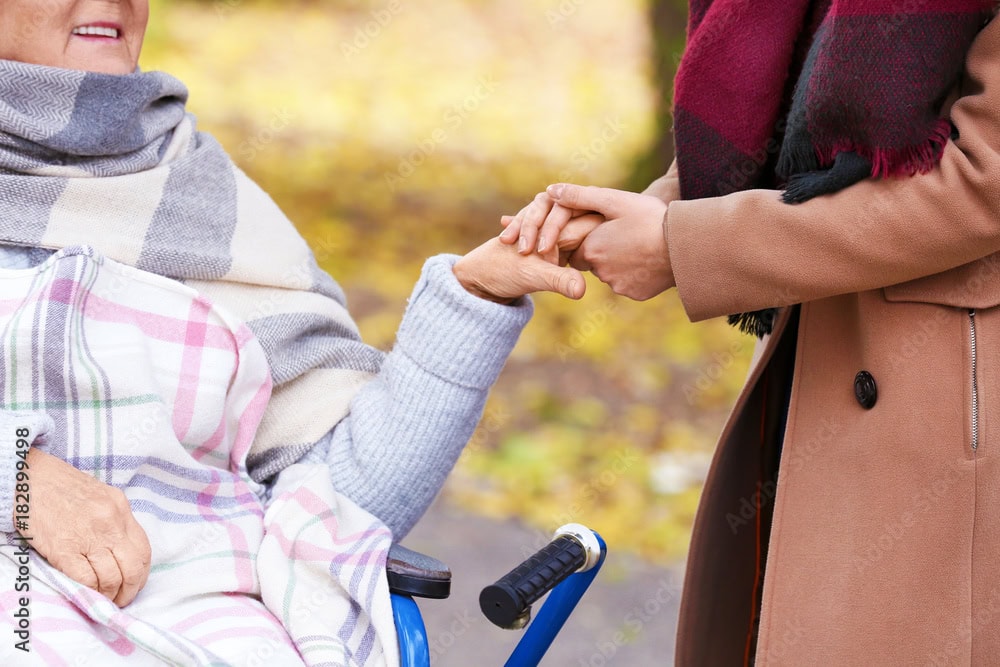 AdobeStock 182899498 Preview - Leistungen - Amedica Pflegedienst